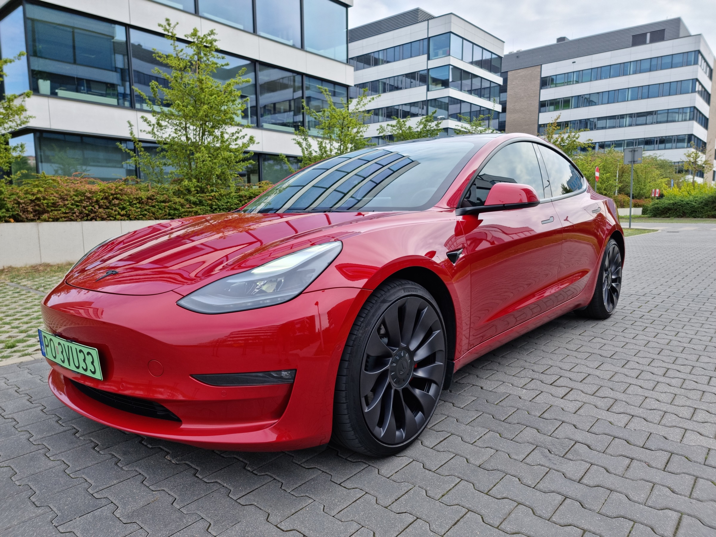 Tesla Model 3 Performance