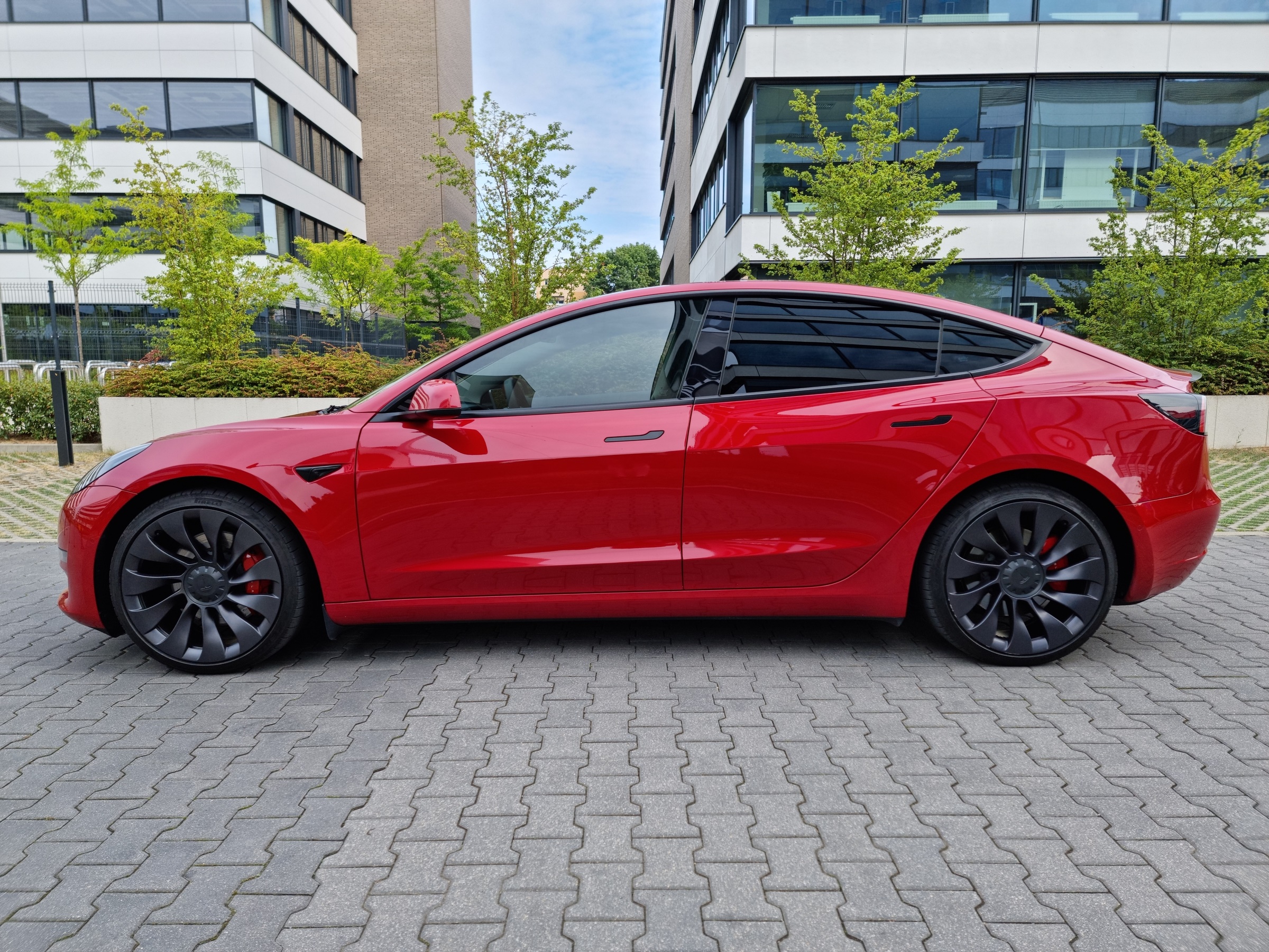 Tesla Model 3 Performance